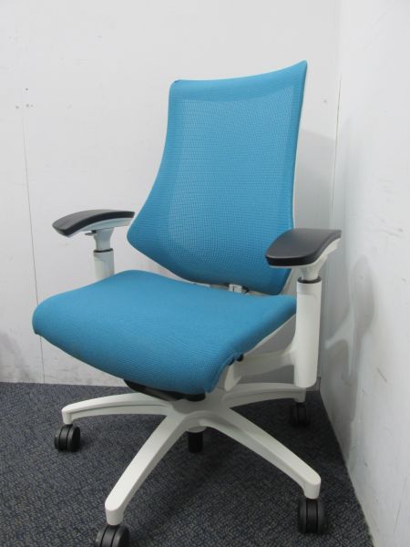 【中古品】イトーキ f(エフチェア)シリーズ 可動肘付エフチェア KG-170JBH-W9A3 ブルー