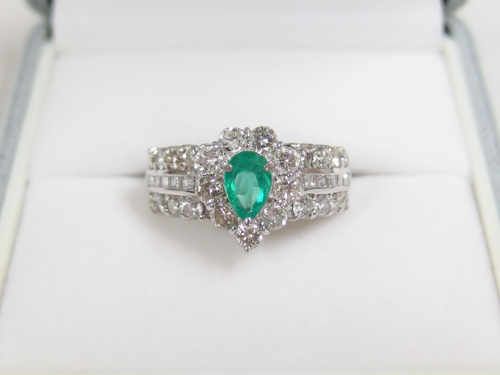 Pt900 エメラルド1.90ct ダイヤ0.46ct リング 16号　/R4475