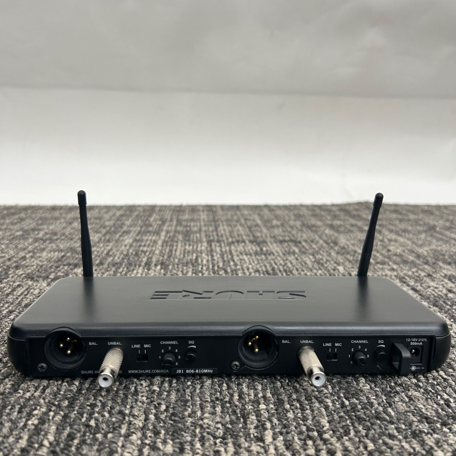 楽器、器材 SHURE シリーズのワイヤレスマイク用受信機「SVX88」