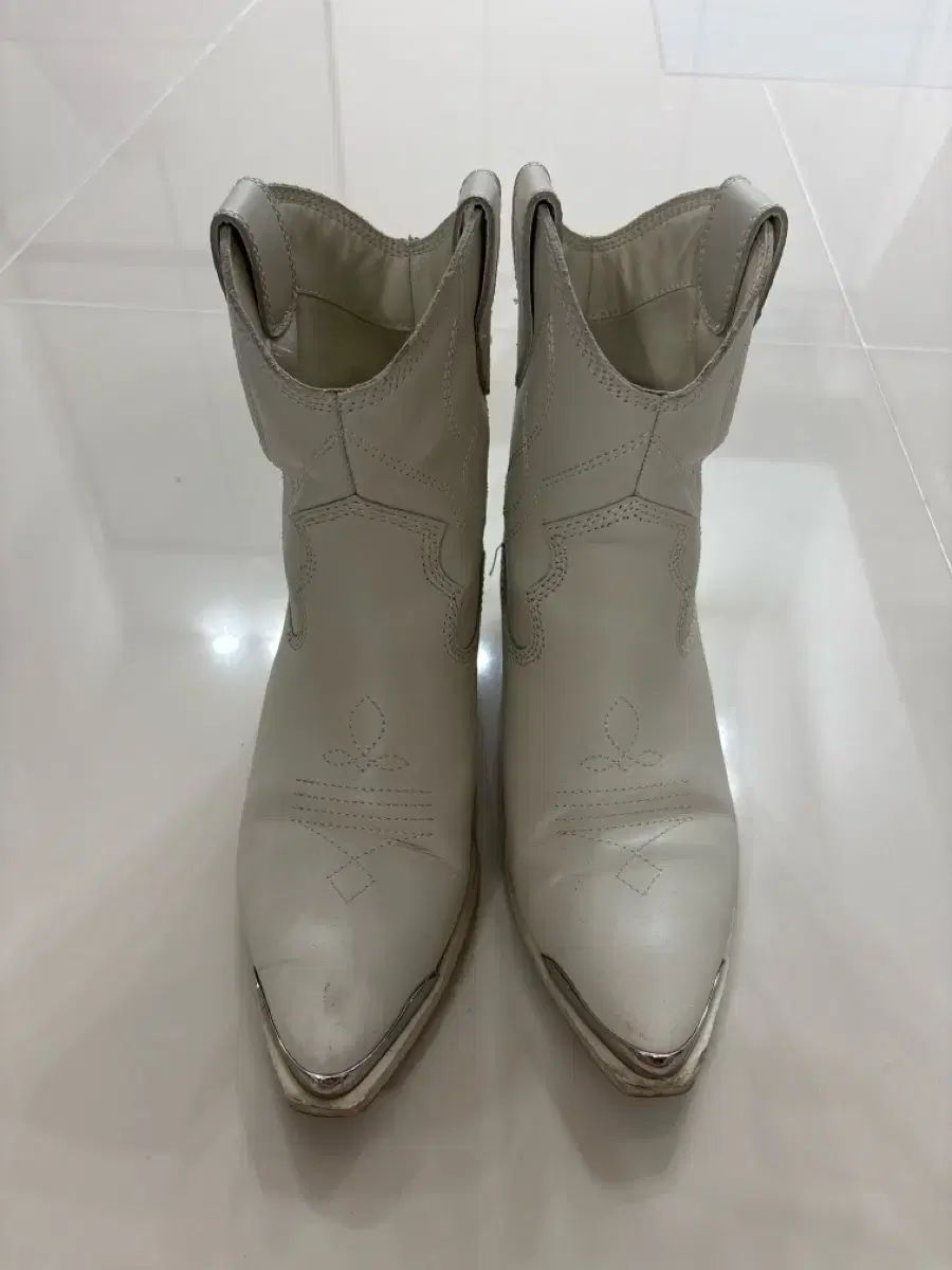 ALDO 白 ウェスタン ブーツ