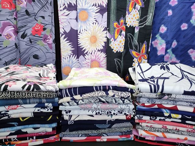 平和屋本店■浴衣 まとめて 45点 蝶 花柄 しじら織 綿絽 ラメ など 着用可能多数 未使用品あり ppp3764