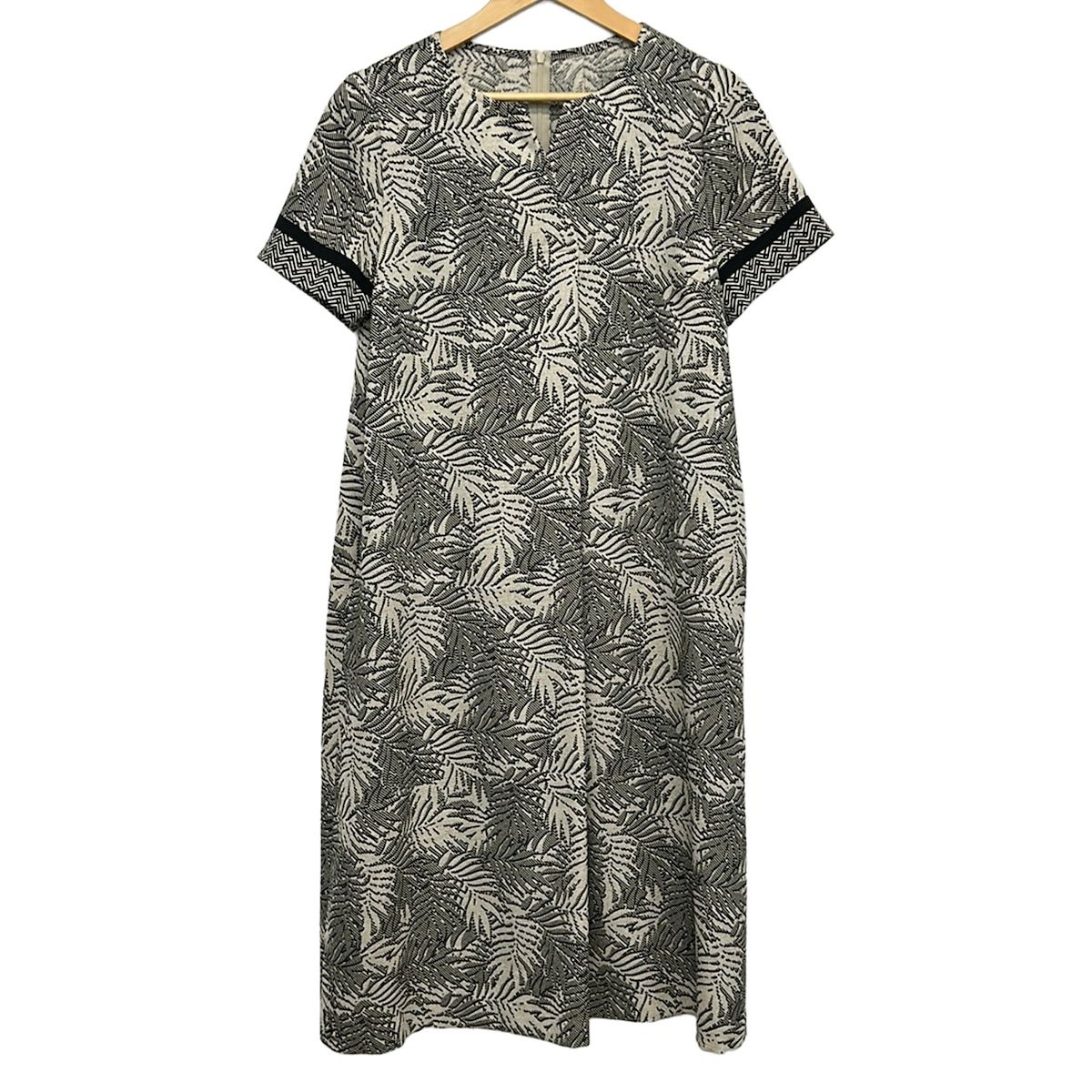 Leilian(レリアン) ワンピース サイズ11 M レディース美品 ベージュ×黒 半袖/ロング丈