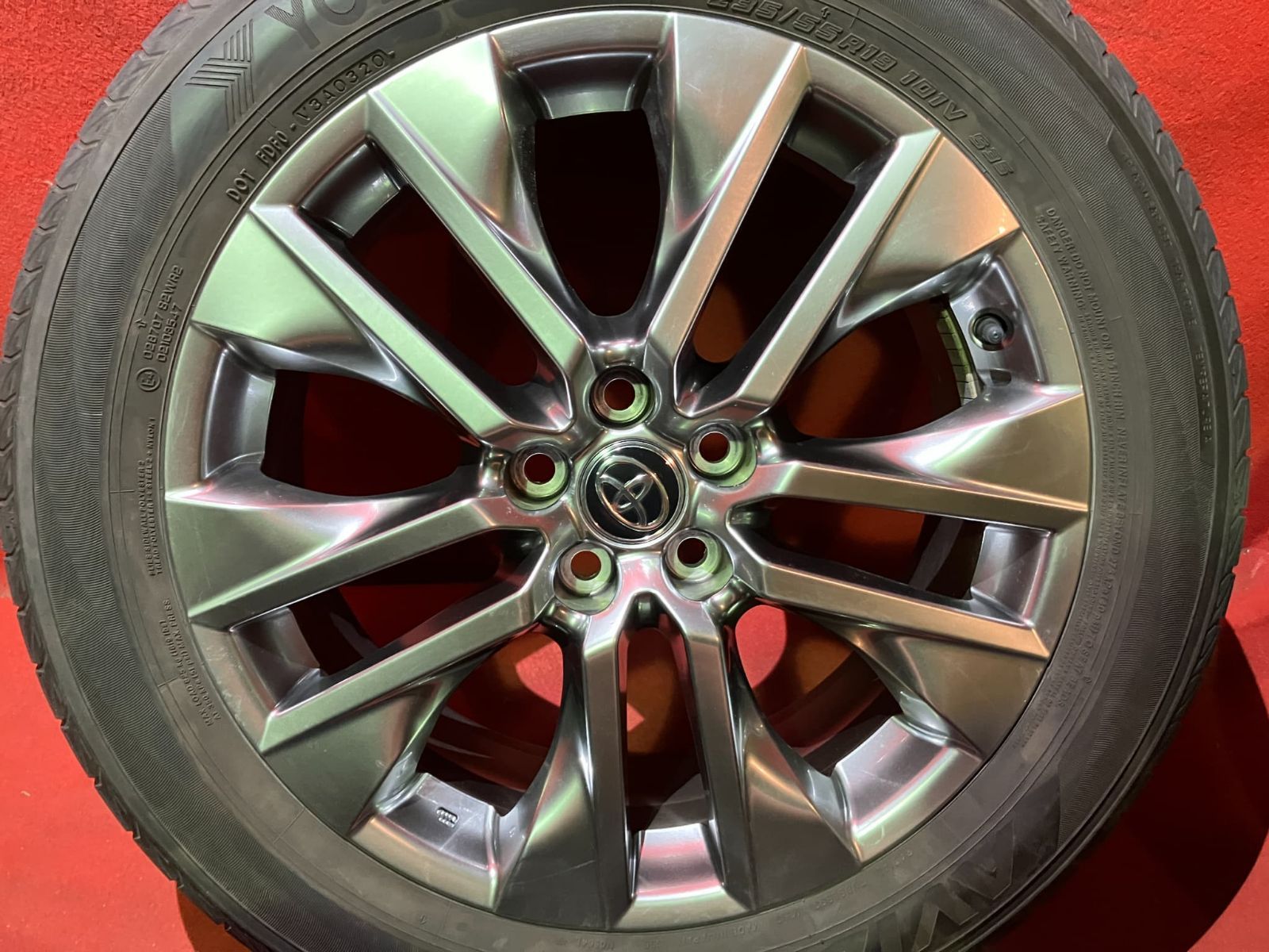 【お電話番号必須】中古サマータイヤホイールセット【235/55R19 YOKOHAMA AVID GT】[19x7.5+40 114.3/5H トヨタ RAV4 G Z package] 4本SET 中古サマータイヤホイールセット【235/55R19 YOKOHAMA AVID GT】[19x7