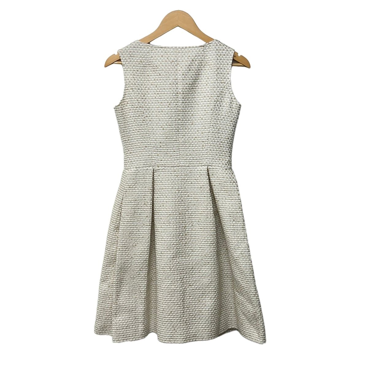 Reneルネのホワイトワンピース コサージュ付き　サイズ36 Mサイズ　美品 Rene(ルネ) ワンピース サイズ34 S レディース美品 - 白×ベージュ
