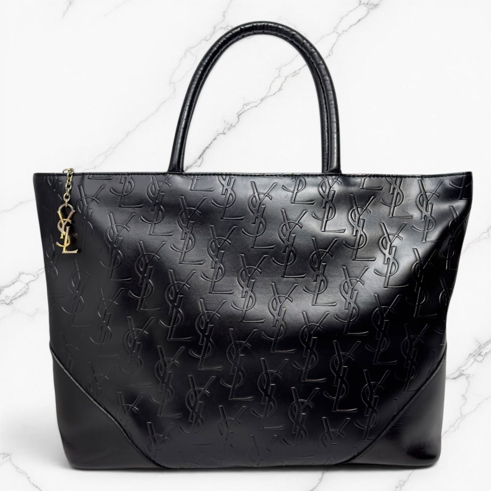 希少 Yves Saint Laurent イヴサンローラン モノグラム カサンドラ 総柄 YSL ロゴ トートバッグ ハンドバッグ チャーム エンボス 型押し レザー ブラック 黒 A4可 大容量