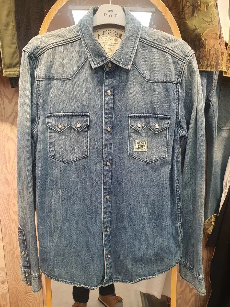 正規品 Tommy Hilfiger トミーヒルフィガー デニム ウェスタン シャツ (S/95)