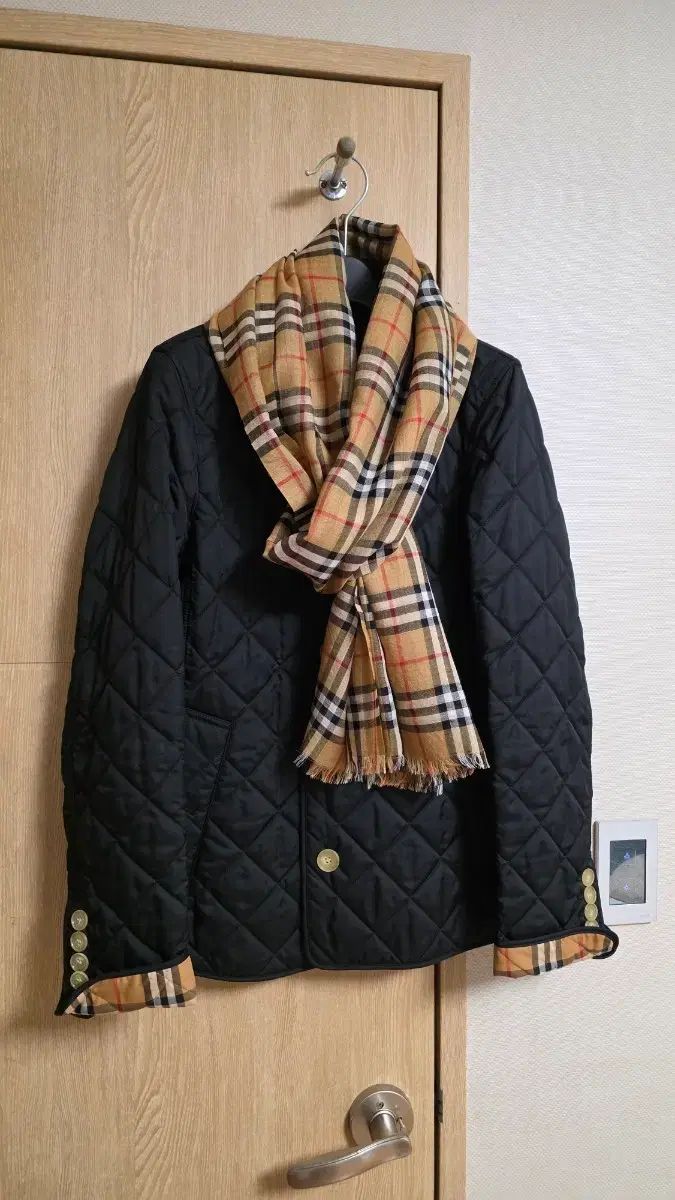 バーバリー カシミア スカーフ (未使用)