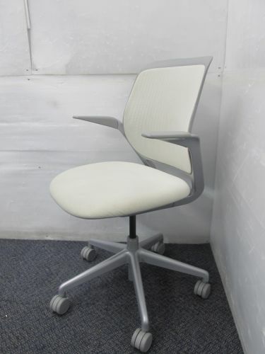 【中古品】スチールケース 固定肘付コビーチェア 434111
