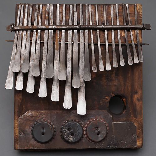 ジンバブエ ムビラ mbira ンビラ No.25 親指ピアノ アフリカ民族楽器 ショナ族 伝統楽器 ハンドメイド 民族音楽 ヒーリング 癒し ラメラフォン アフリカ雑貨 エスニック インテリア 演奏用 民芸品 伝統文化 アフリカ音楽 ハンドクラフト