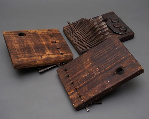 ジンバブエ ムビラ mbira ンビラ No.27 親指ピアノ アフリカ民族楽器 ショナ族 伝統楽器 ハンドメイド 民族音楽 ヒーリング 癒し ラメラフォン アフリカ雑貨 エスニック インテリア 演奏用 民芸品 伝統文化 アフリカ音楽 ハンドクラフト