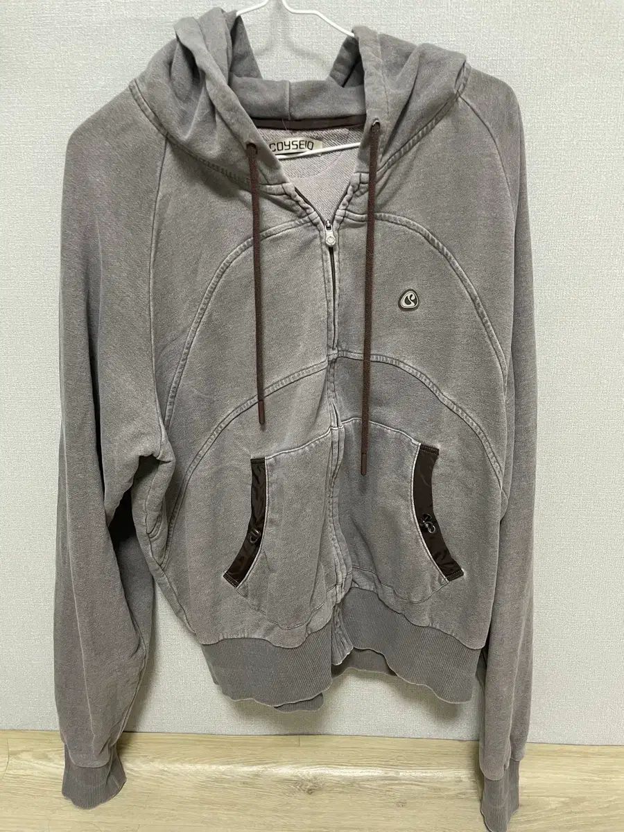 ISSEY MIYAKE イッセイミヤケ ワイン ジップアップ WHO