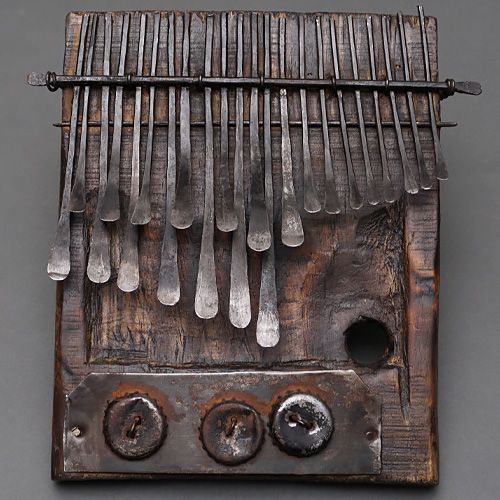 ジンバブエ ムビラ mbira ンビラ No.35 親指ピアノ アフリカ民族楽器 ショナ族 伝統楽器 ハンドメイド 民族音楽 ヒーリング 癒し ラメラフォン アフリカ雑貨 エスニック インテリア 演奏用 民芸品 伝統文化 アフリカ音楽 ハンドクラフト