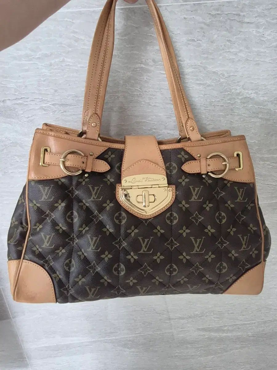 Louis Vuitton キルティング モノグラム エトール ショルダーバッグ 67,301円