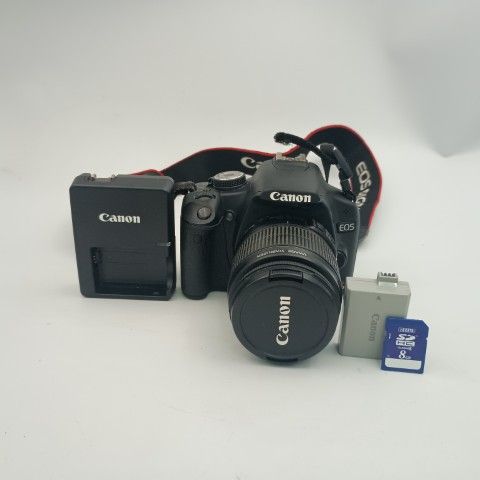Canon EOS Kiss X3 F/3.5-5.6 18-55mm EF-S デジタル一眼レフカメラ シャッター回数 11840回