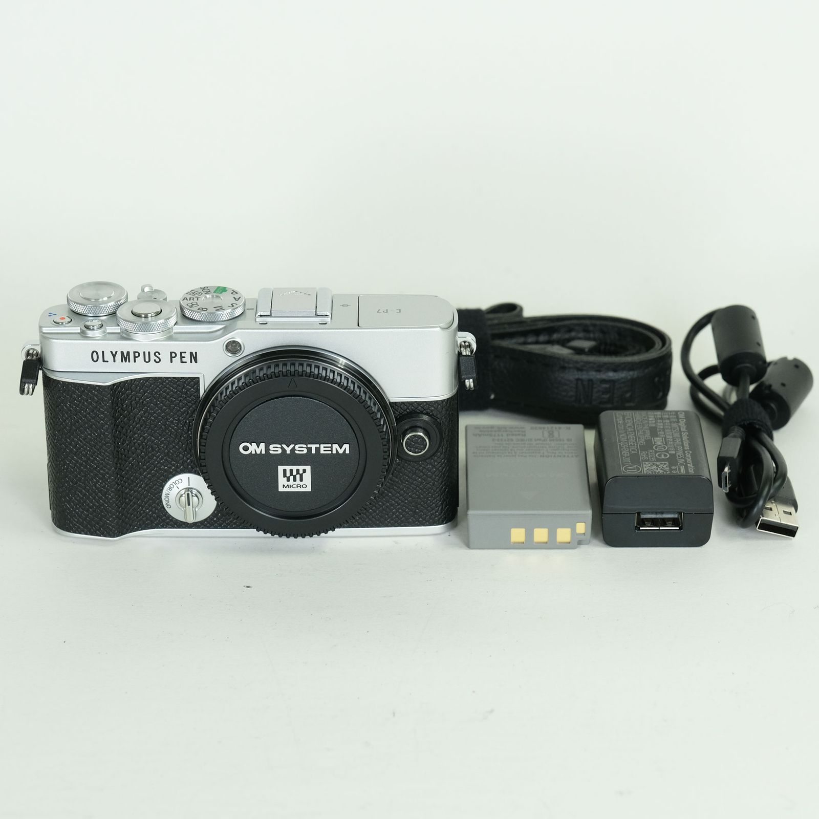 [美品 | シャッター数890回] OLYMPUS PEN E-P7 [ボディ シルバー] | マイクロフォーサーズマウント 42,300円