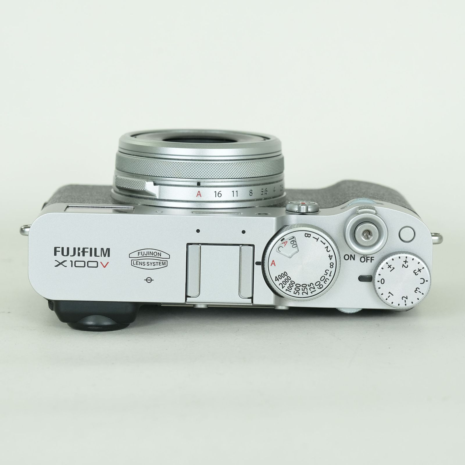 [美品 | シャッター数7,429回｜別売り付属品付] FUJIFILM X100V シルバー | コンパクトデジタルカメラ｜詳細画像