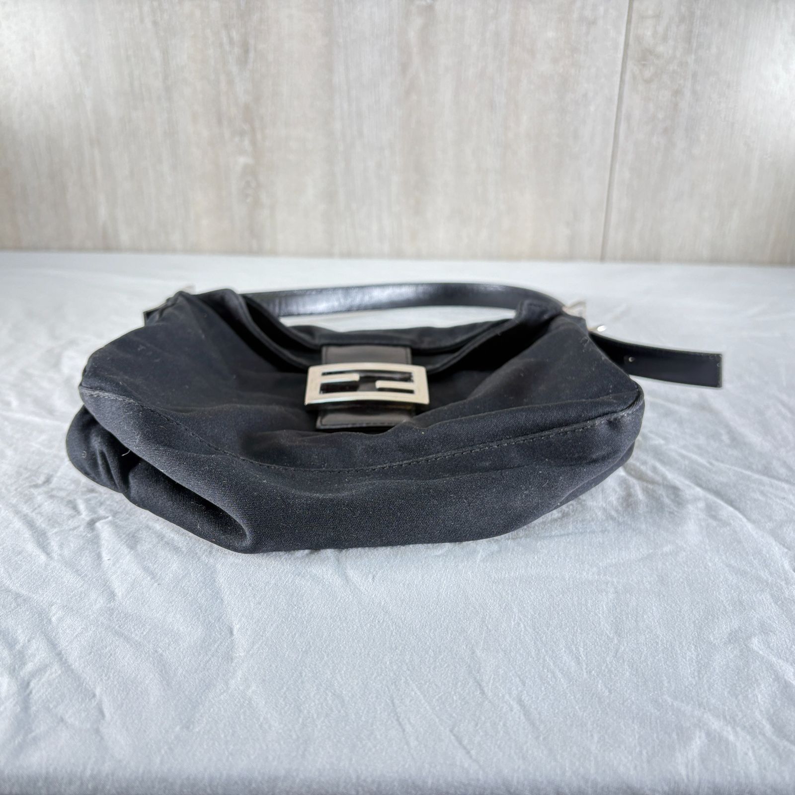 FENDI フェンディ マンマバゲット ナイロン レザー ワンショルダー 