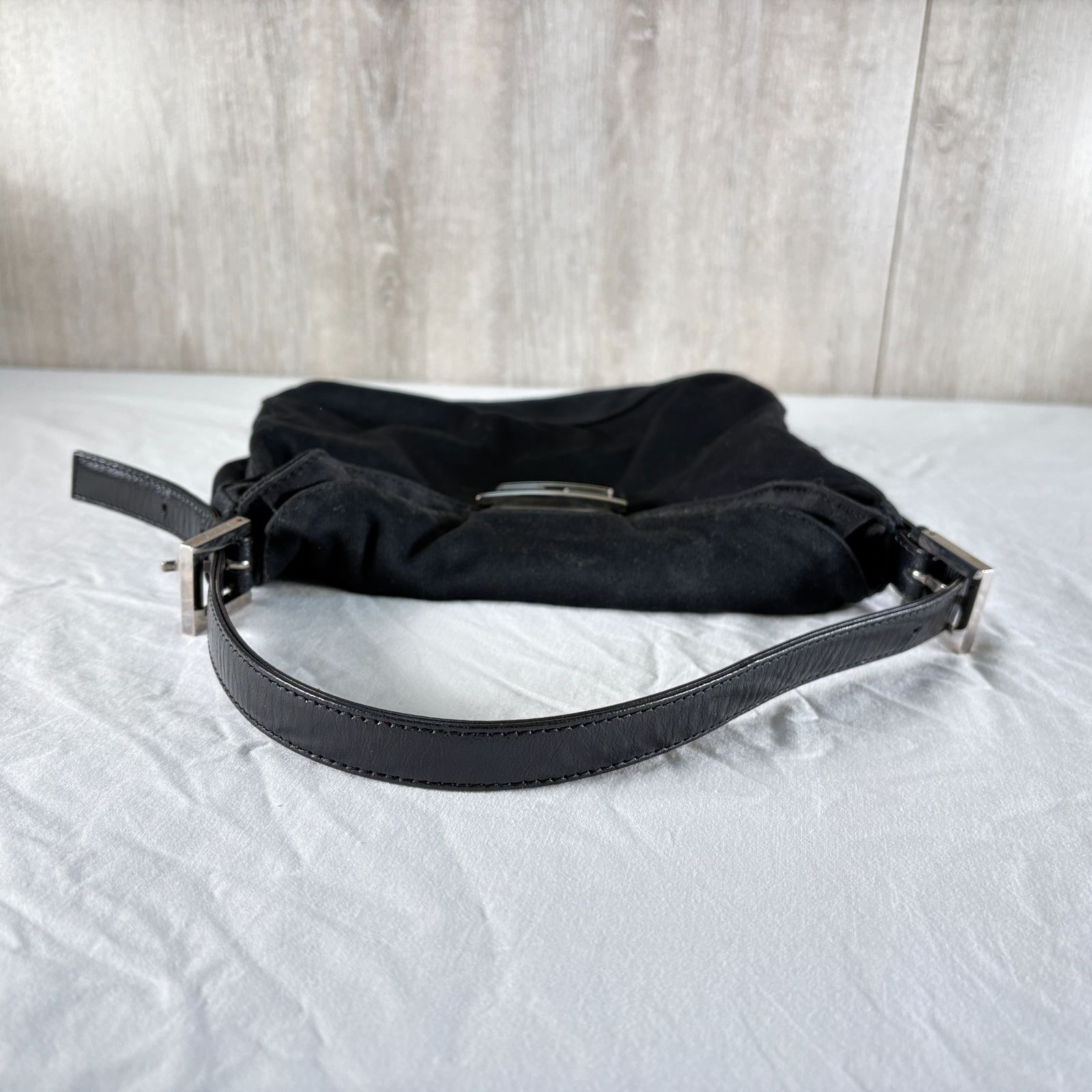 FENDI フェンディ マンマバゲット ナイロン レザー ワンショルダー 