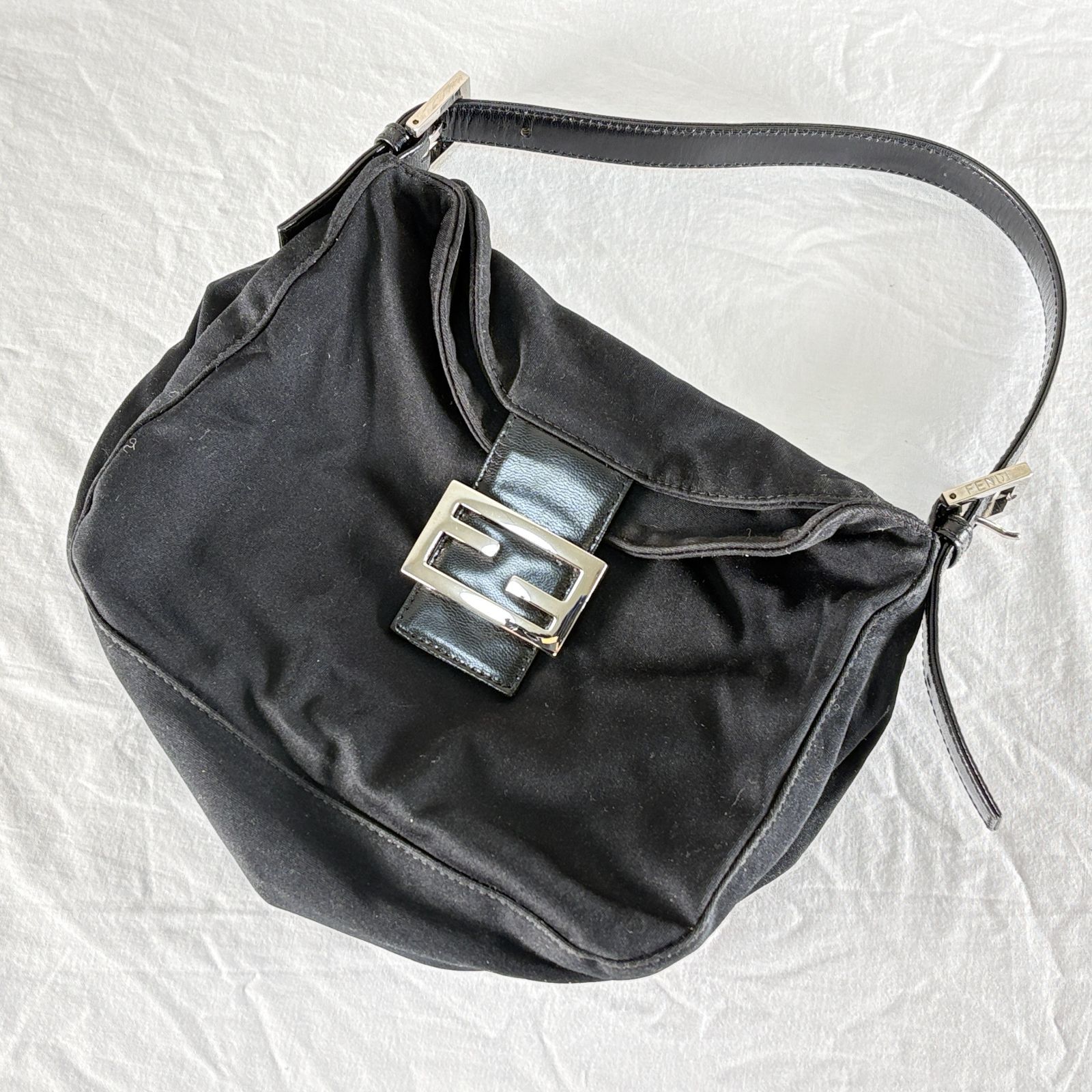 FENDI フェンディ マンマバゲット ナイロン レザー ワンショルダーバッグ ブラック イタリア製 鑑定済