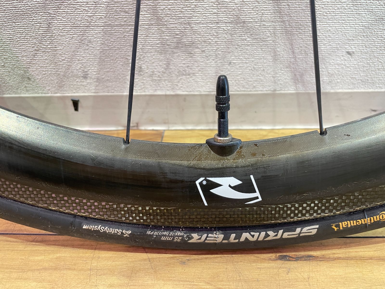 ◆レイノルズCarbonホイール後輪◆重量0.84kg リムハイト46mm10s h0003 □USED□ REYNOLDS レイノルズ 46 AERO カーボン リム 700C