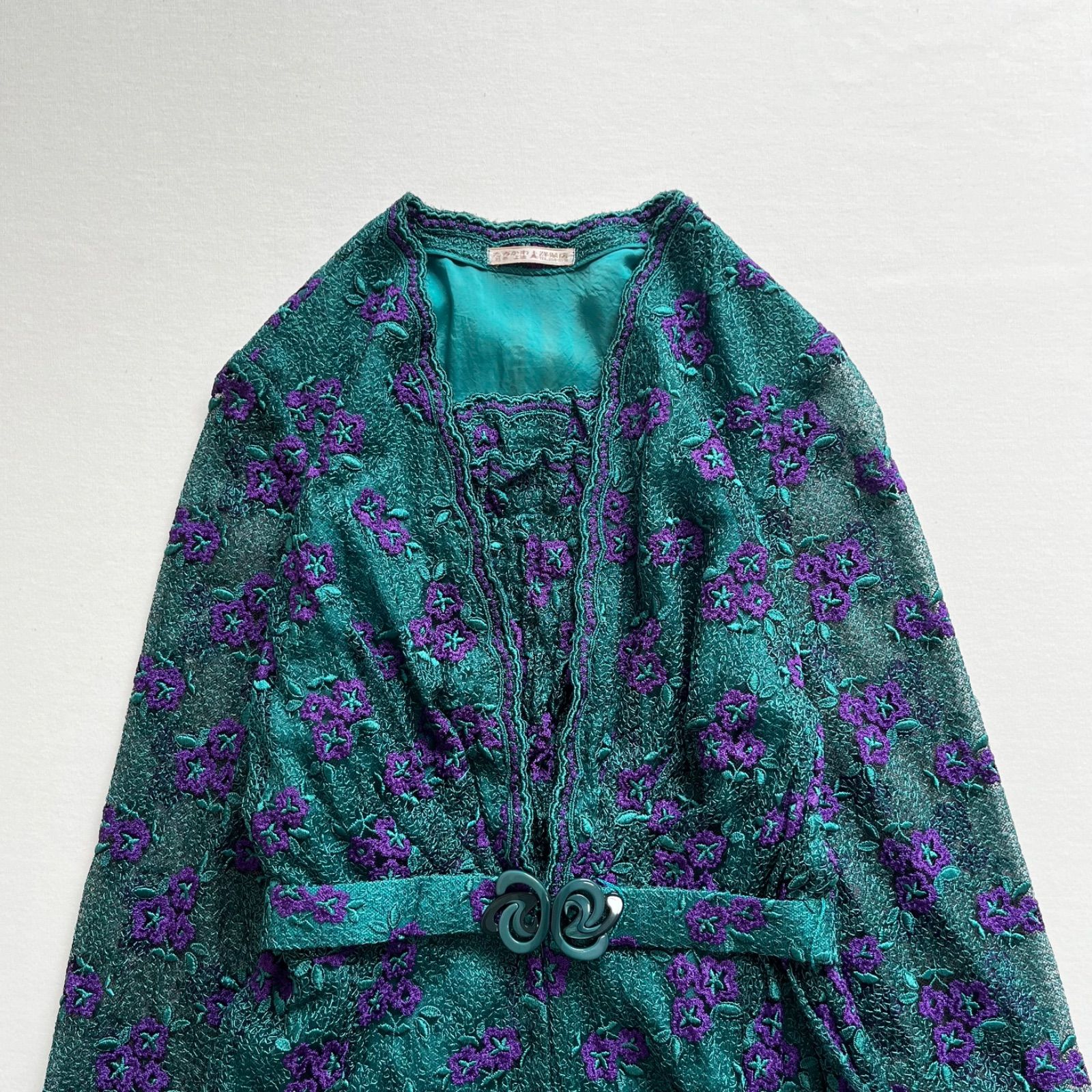 昭和レトロ　花柄　総刺繍　長袖ロングワンピース　ベルト付き　グリーン　フリーサイズ