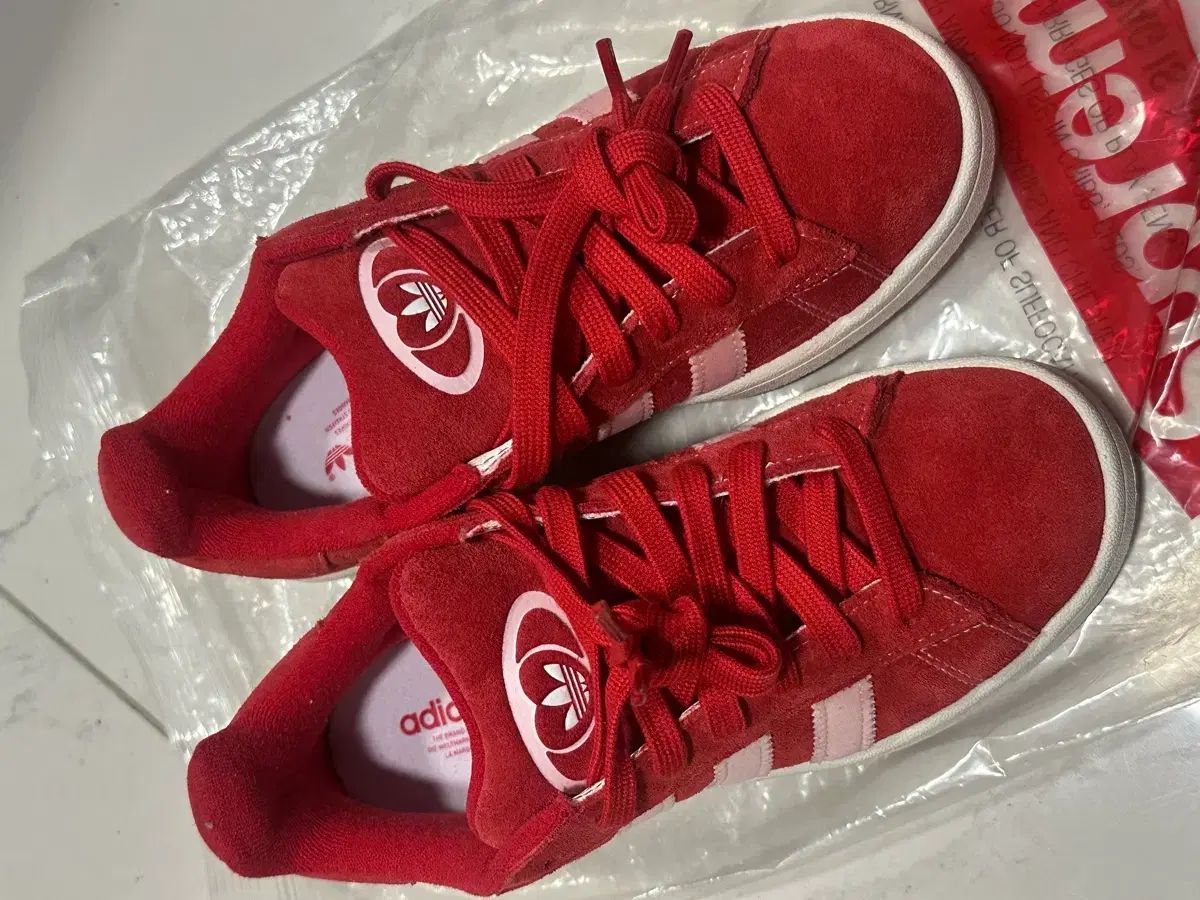 adidas アディダス キャンパス 00s レッド