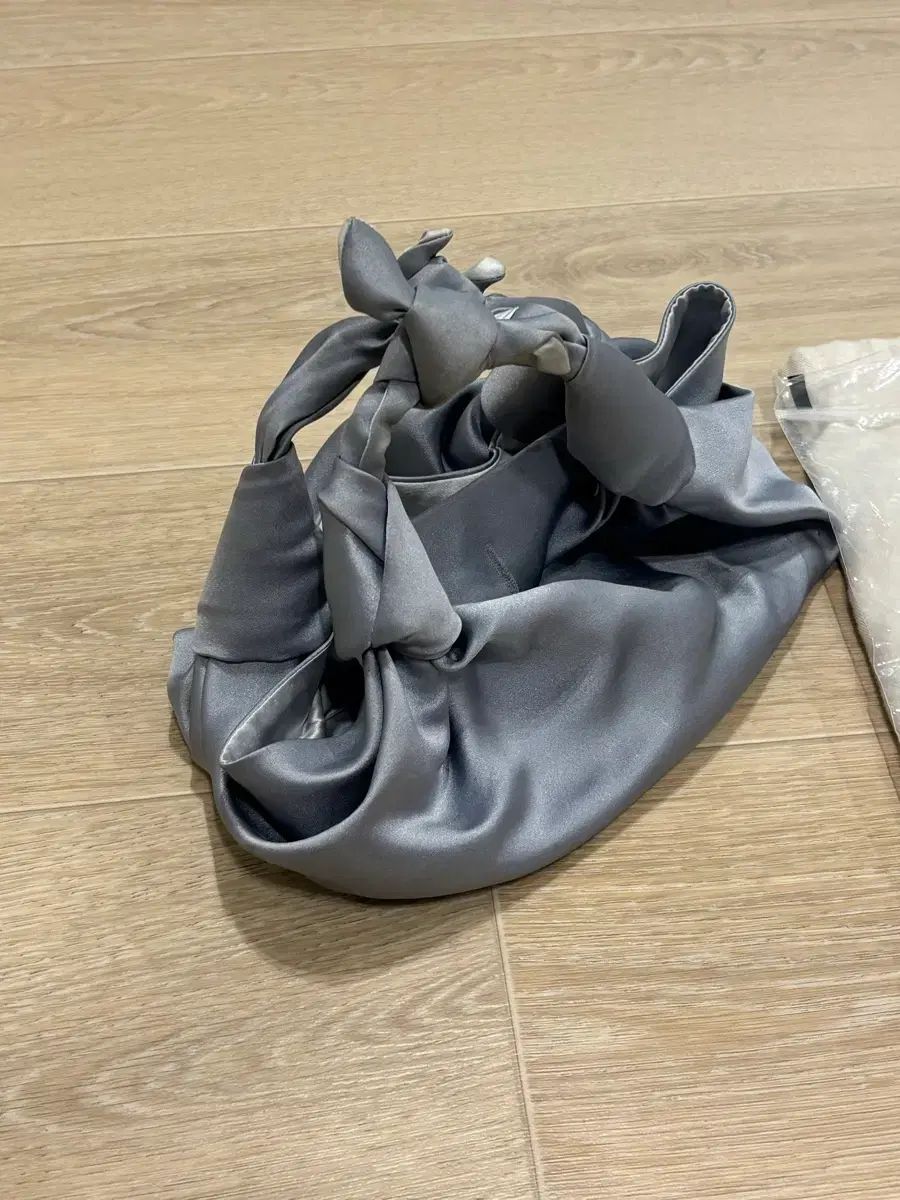 ザ・ロウ アスコットバッグ ASCOT BAG パウダーブルー