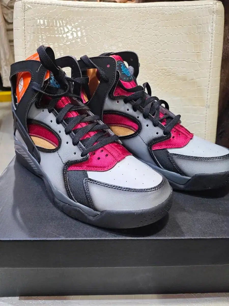 未使用) NIKE バスケット バスケシューズ スニーカー 270