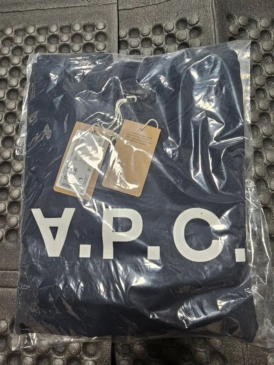 A P C ロゴ スウェット L 新品