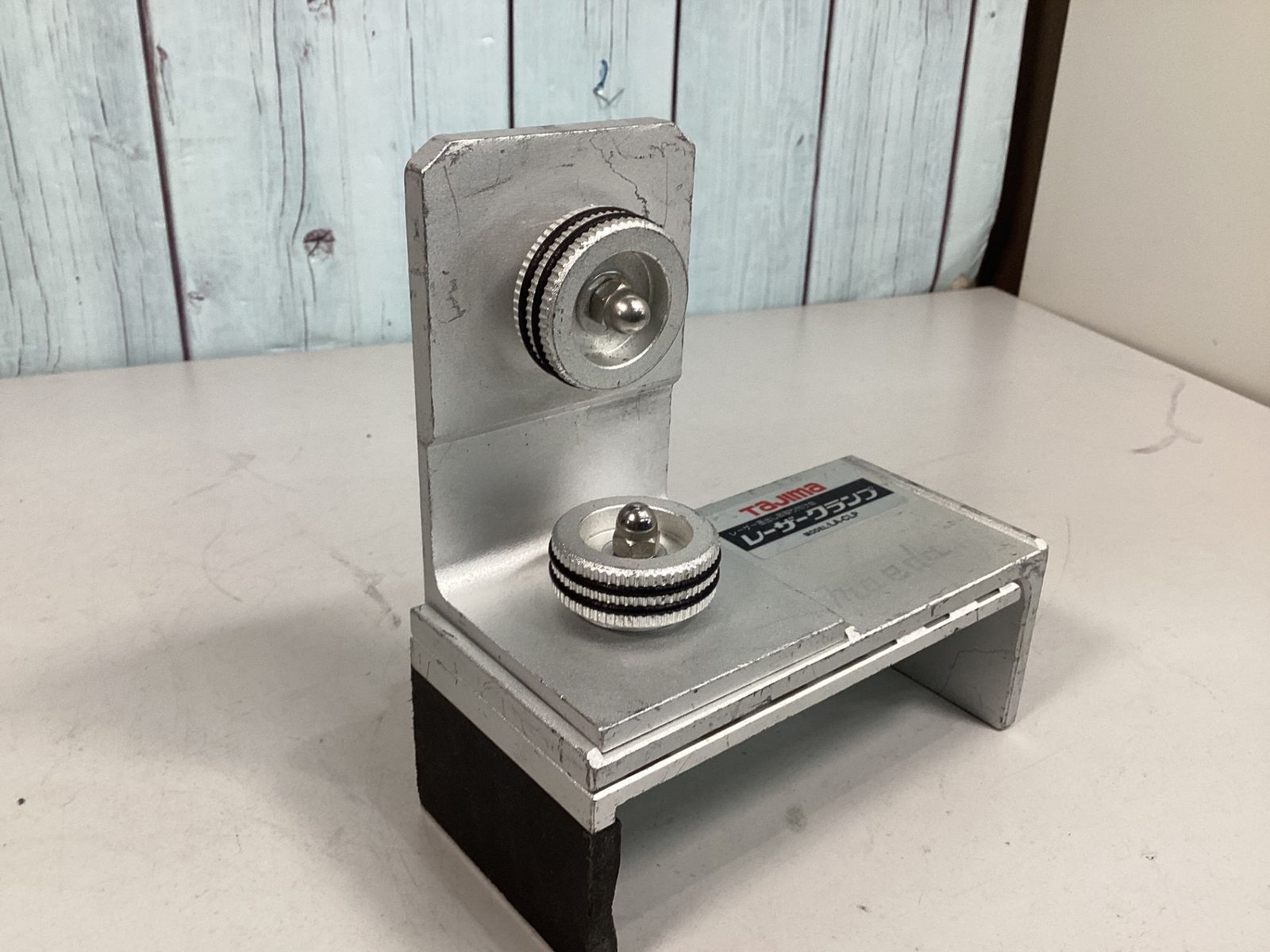 中古】 タジマ(Tajima) レーザークランプ LA-CLP レーザー墨出し器固定 