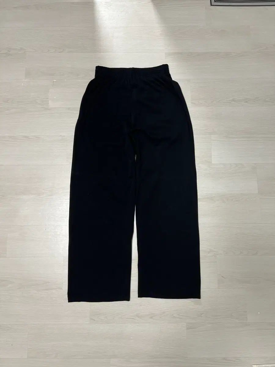 1 MUDULE パジャマ パンツ ブラック 23,705円