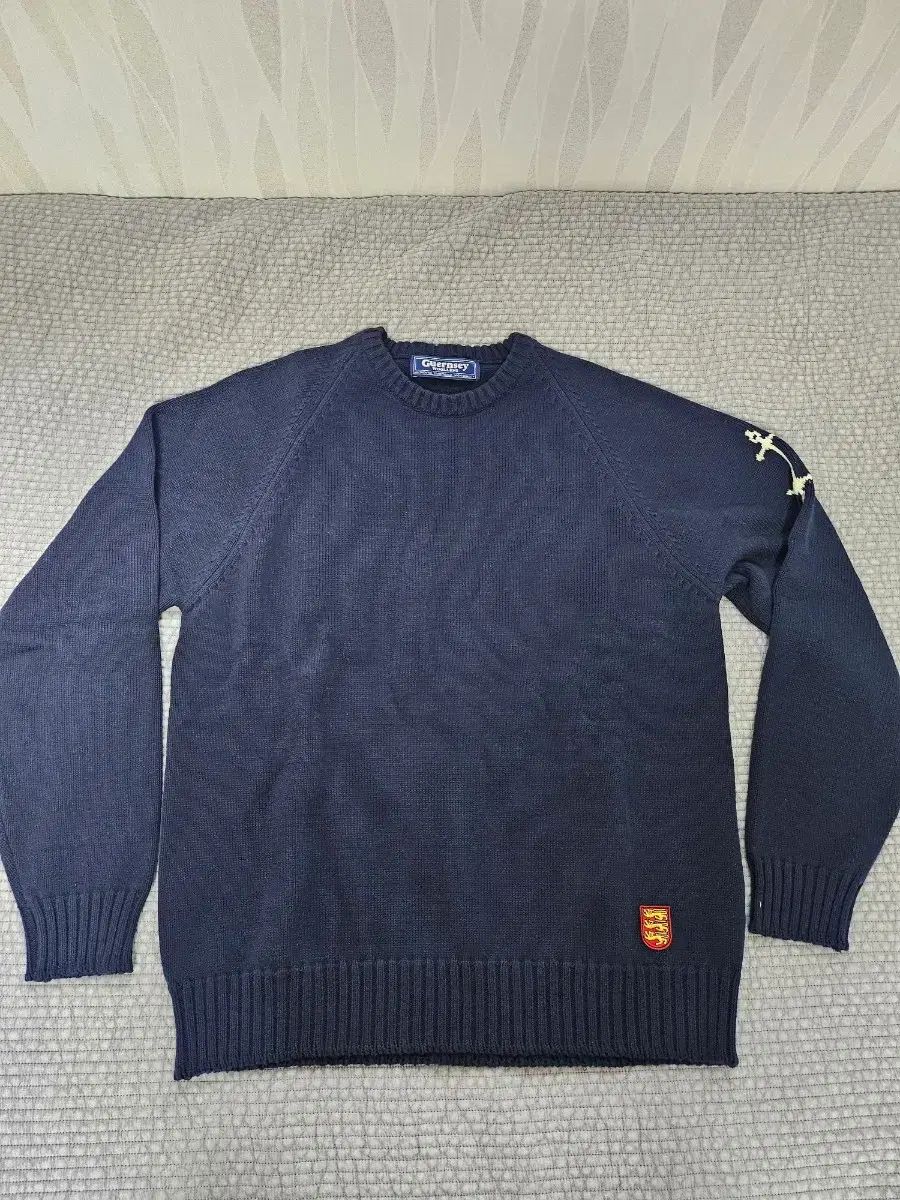 Guernsey Woollens(ガンジーウーレンズ) ラグラン クルーネック セーター ネイビー XL 出品 Guernsey Woollens(ガンジーウーレンズ) ラグラン クルーネック セーター ネイビー XL 出品