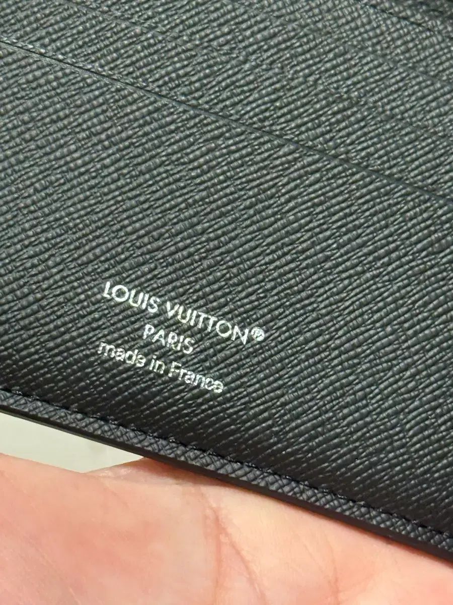 新品級 ルイヴィトン エクリプス 二つ折り財布