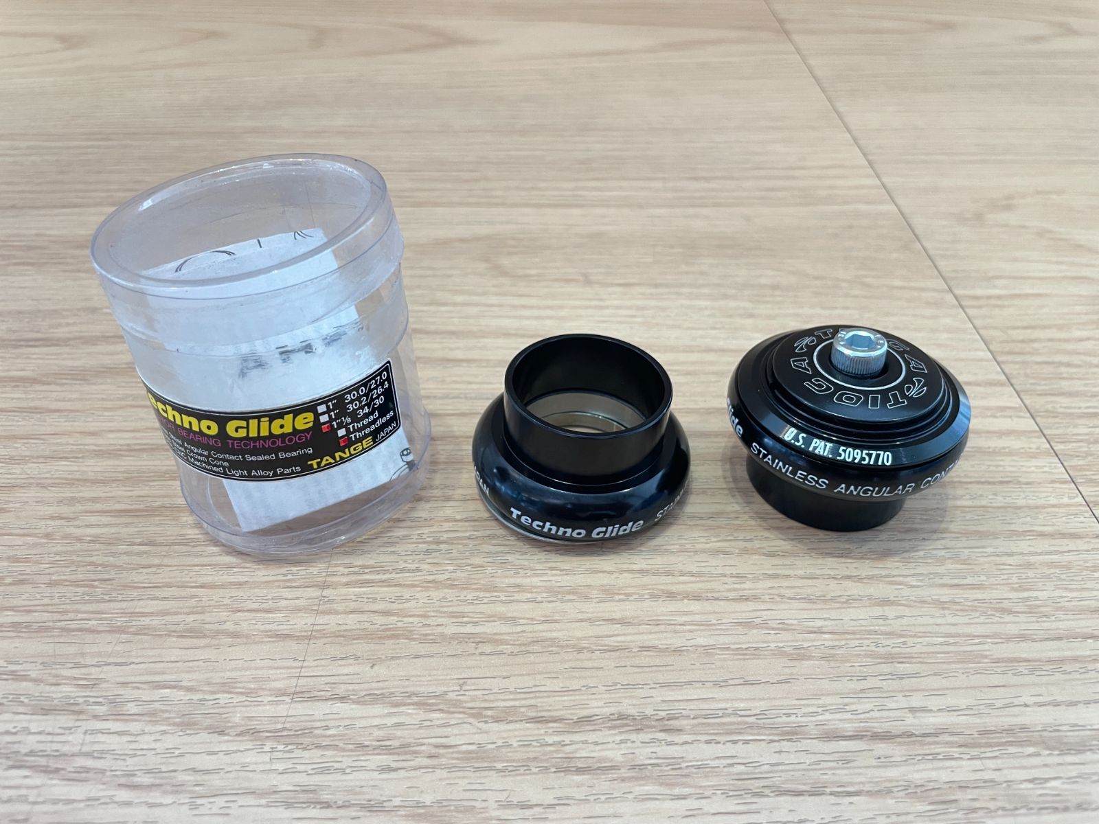 P4198 ■NEW■TIOGA タイオガ Techno Glide テクノグライド ヘッドパーツ グリーン 1-1/8″ ヘッドチューブ内径33.95mmコラム外径28.6mm クラウンレース外径30mm ブラック ロードバイク 自転車 パーツ