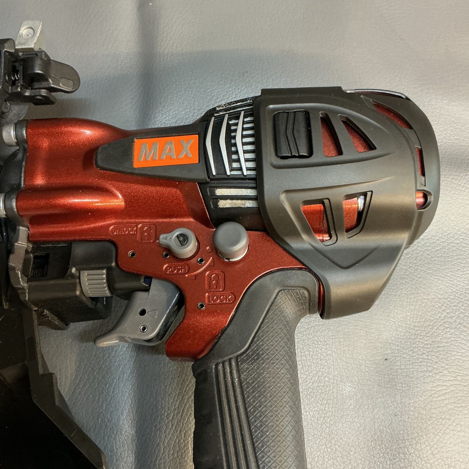 【中古】マックス(MAX) 高圧エア釘打ち機 HN-65N4(D)-R 【越谷店】