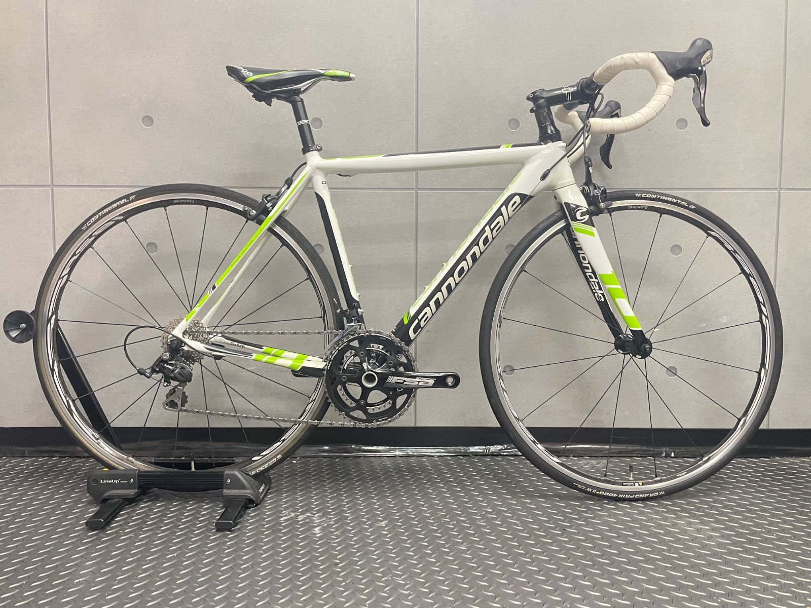 W0246 ■USED■CANNONDALE キャノンデール CAAD10 2013 50 SHIMANO シマノ 105 5700 2×10s アルミ カーボンフォーク ロードバイク 完成車