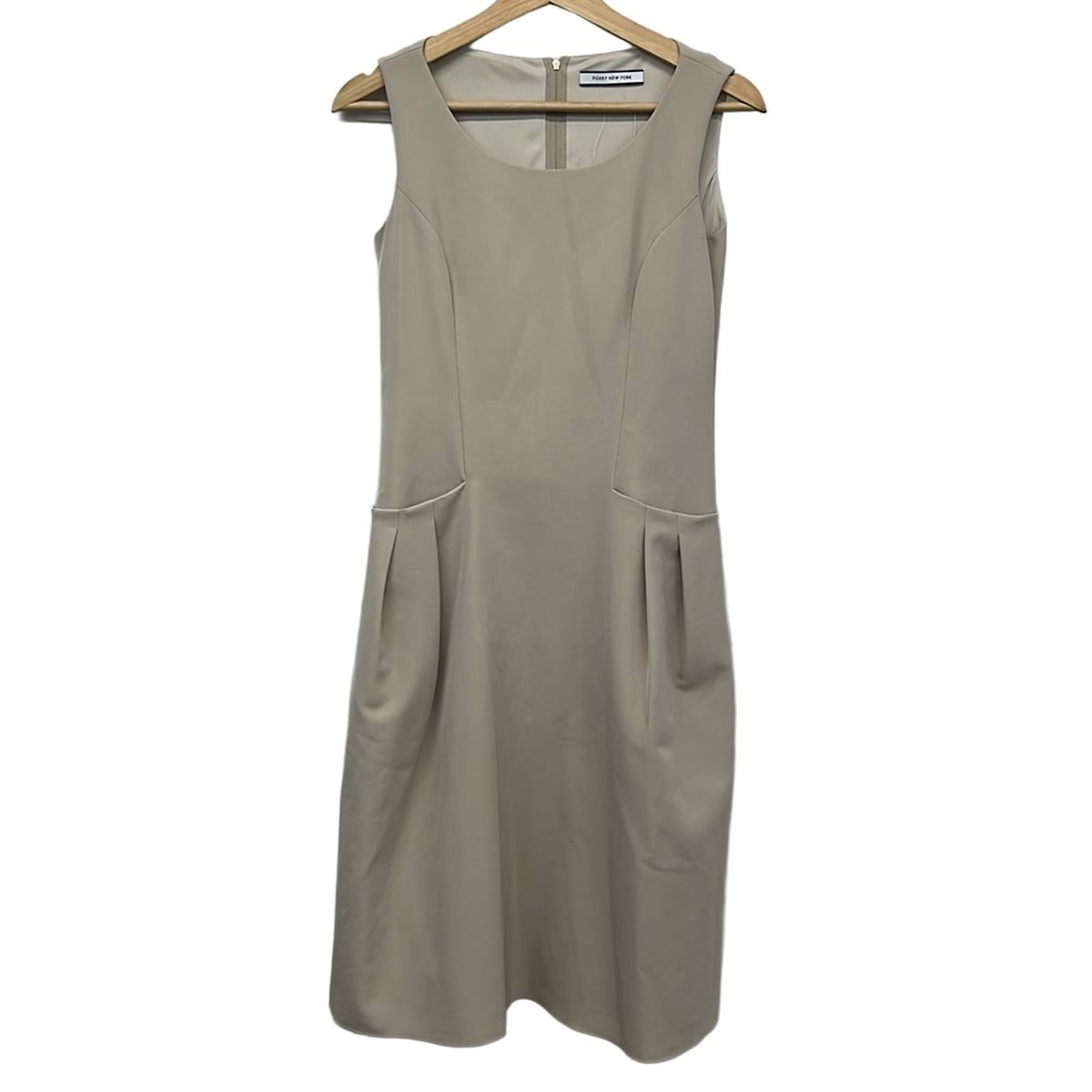 FOXEY NEW YORK(フォクシーニューヨーク) ワンピース サイズ38 M レディース - 38961 ベージュ クルーネック/ノースリーブ/ロング