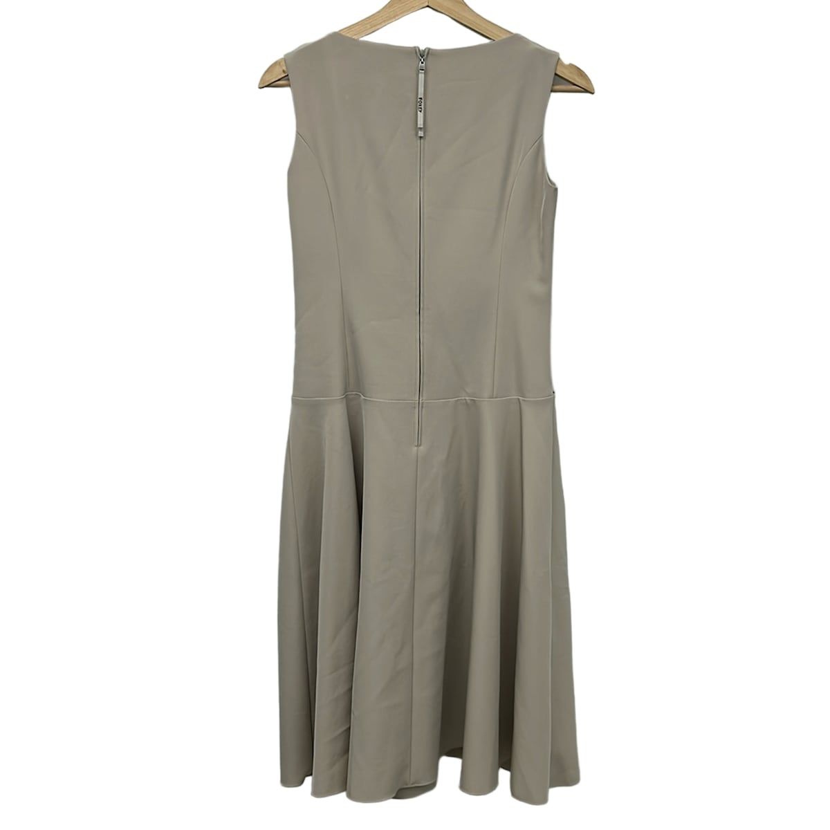 FOXEY NEW YORK(フォクシーニューヨーク) ワンピース サイズ38 M レディース - 38961 ベージュ クルーネック/ノースリーブ/ロング