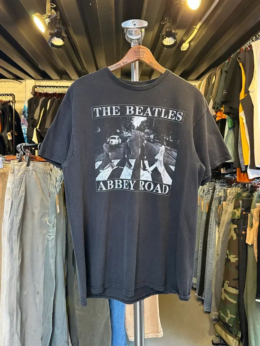 100 ビートルズ ロックバンド プリンティング Tシャツ 11,359円