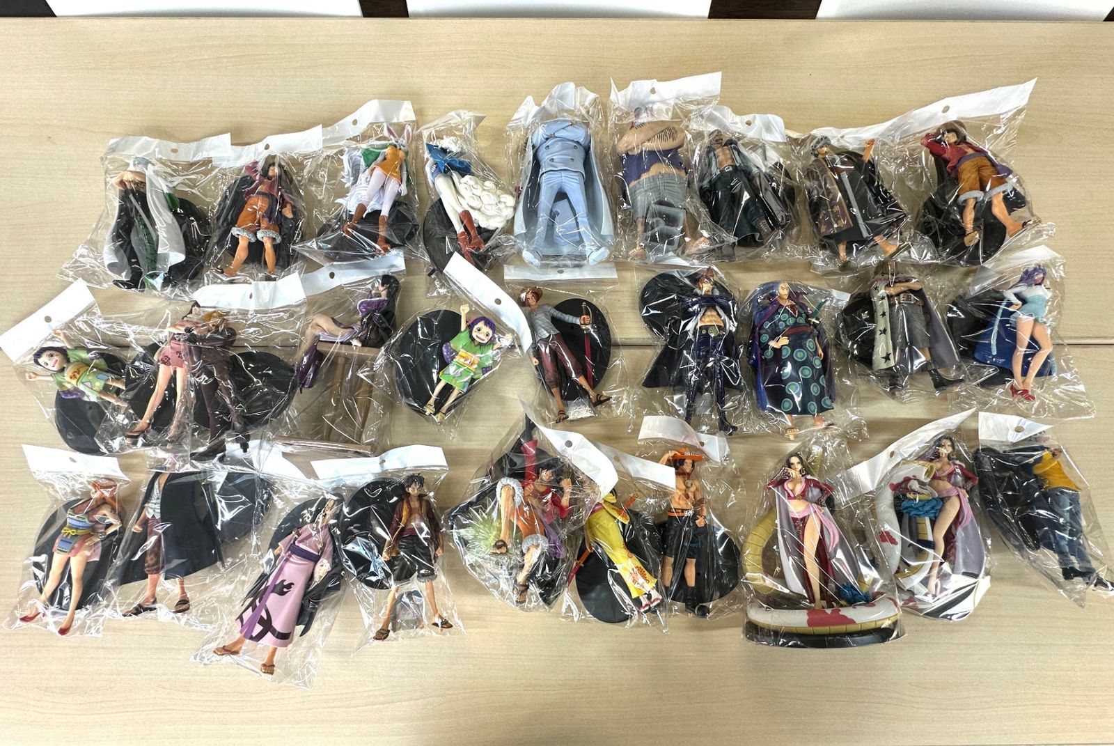 現状品 ONE PIECE ワンピース DXフィギュア～THE GRANDLINE 28個セット ヤソップ うるティ トラファルガー・ロー 傳ジロー お菊 他 5/7