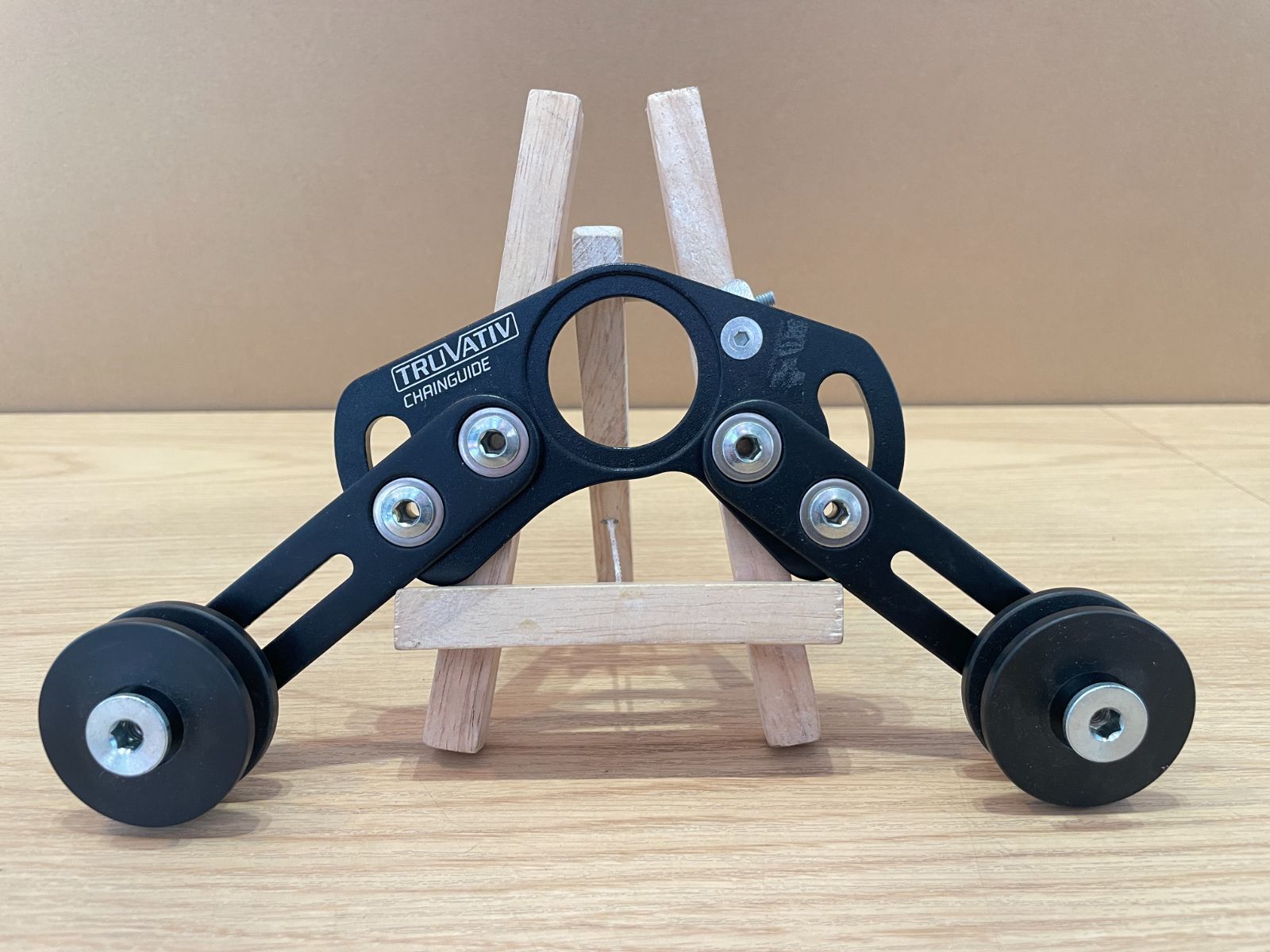 P4213 ■NEW■TRUVATIV CHAINGUIDE チェーンガイド ダウンヒル チェーン脱落防止 ロードバイク 自転車 パーツ アクセサリー