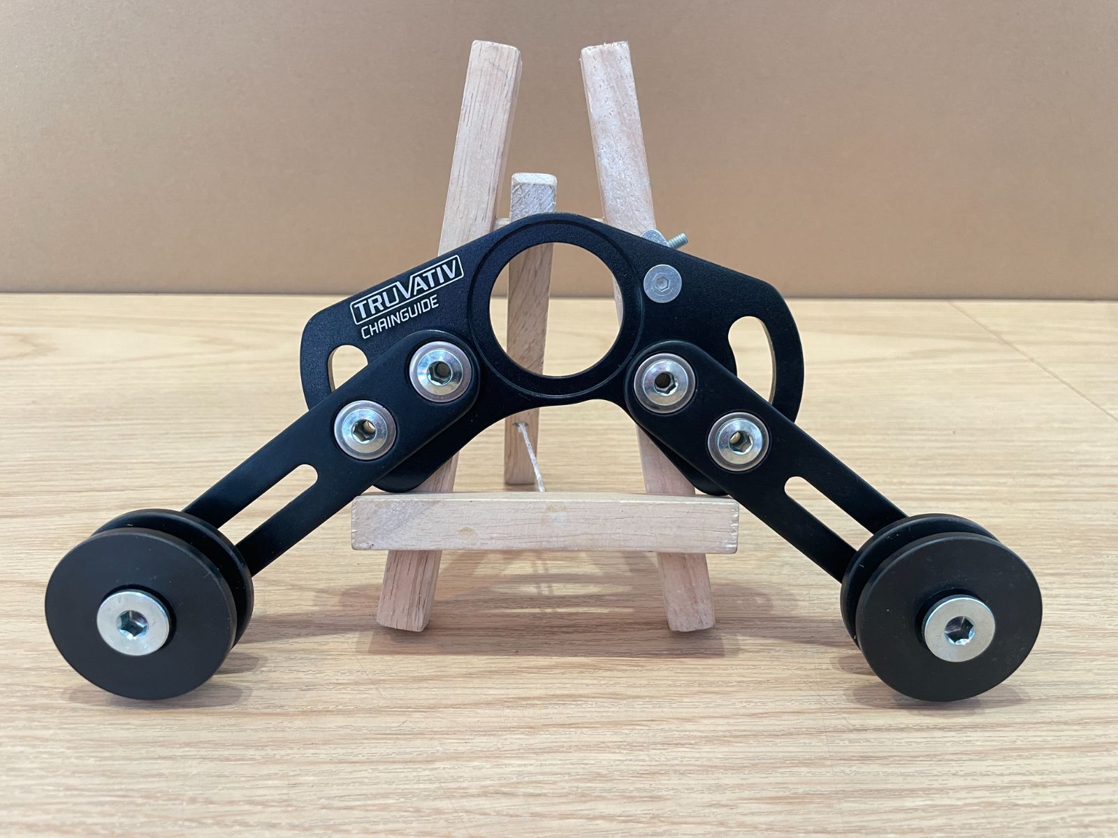 P4214 ■NEW■TRUVATIV CHAINGUIDE チェーンガイド ダウンヒル チェーン脱落防止 ロードバイク 自転車 パーツ アクセサリー