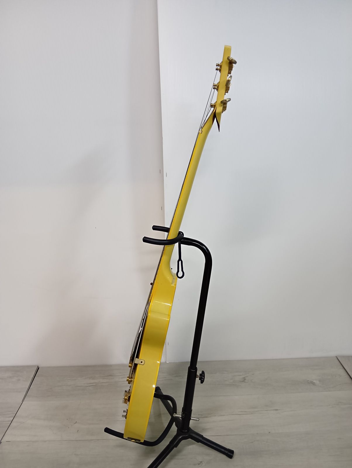 burny レスポールタイプエレキギター イエロー 現状品 弦楽器_S9242