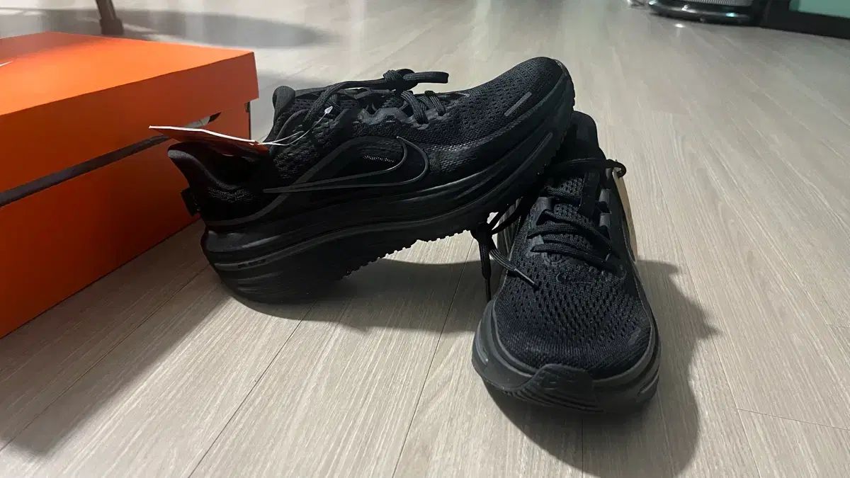 歩きやすい NIKE ウィンフロー12 オールブラック 265 新品 ランニング