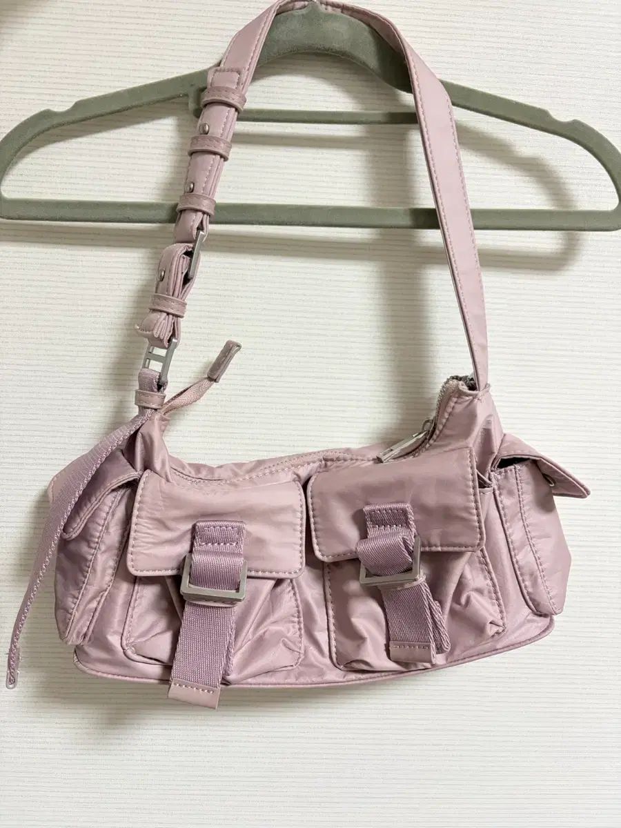 ZARA ポケット ショルダーバッグ
