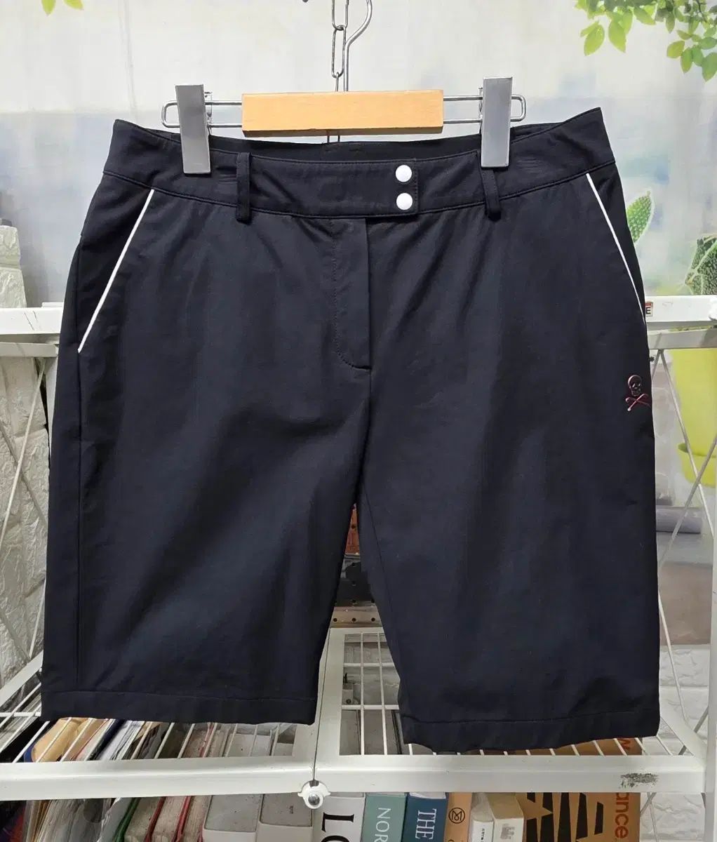 MARK & LONA マークアンドロナ レディース ゴルフハーフパンツ 28 機能性 ストレッチ ハーフパンツ WM92
