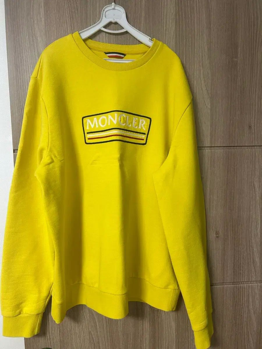 MONCLER モンクレール ロゴ パッチ スウェット イェロー