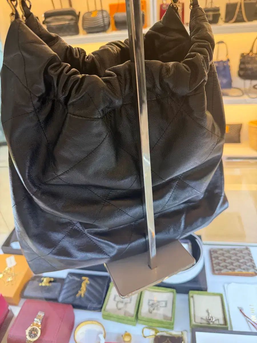 新品級 CHANEL シャネル 22バッグ Mサイズ
