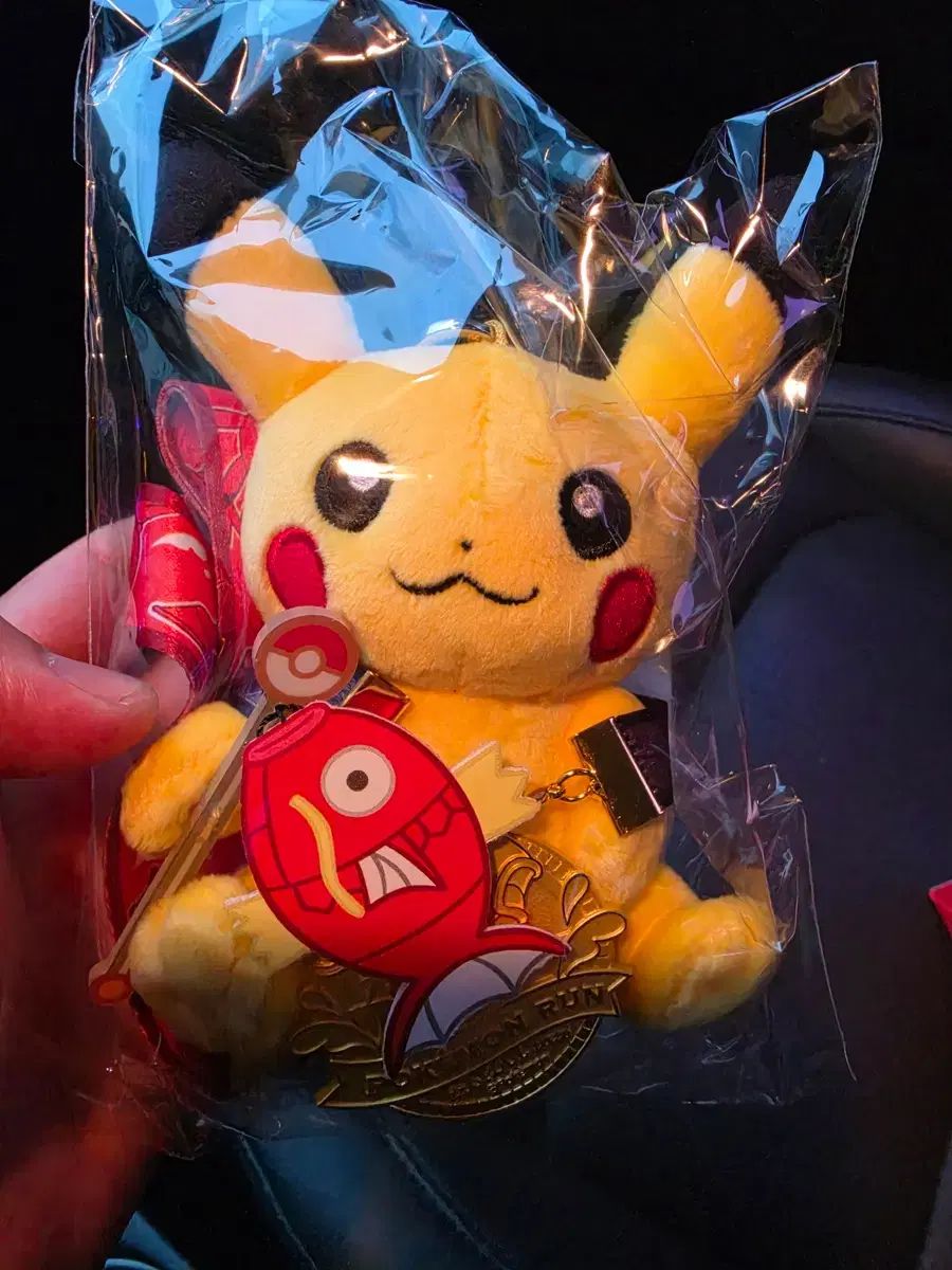 ポケットモンスターRUN ピカチュウ 金メダル ぬいぐるみ キーホルダー