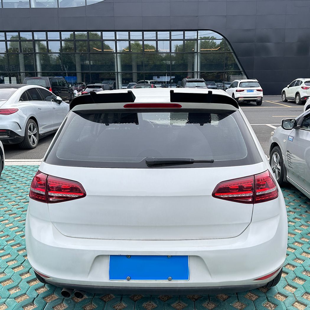 フォルクスワーゲン ゴルフ7 Golf MK7 7.5 2013-2019 ABS製 ルーフスポイラー トップウイング リアスポイラー テールウイング ピアノブラック カーボンファイバー柄 後方アクセント 立体感アップ 外装パーツ 取付しやすい ドレスアップ